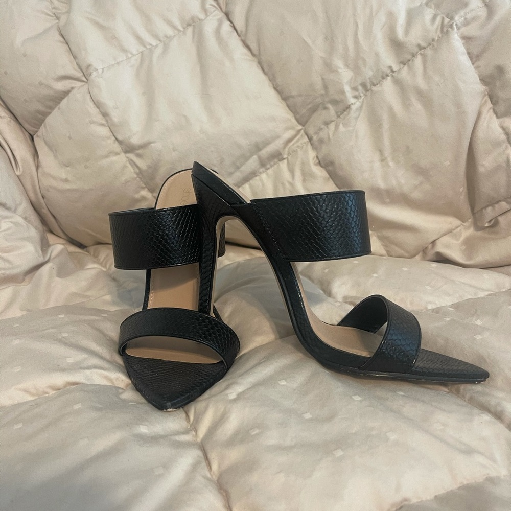 Open-toe slip on heels